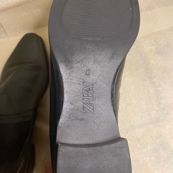 ZARA Flat Leather Chelsea Ankle Boots
Square Toe Black Size 6.5-7 - Picture 5 of 6